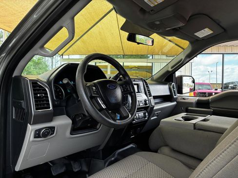 Used 2016 Ford F150 XLT image 14