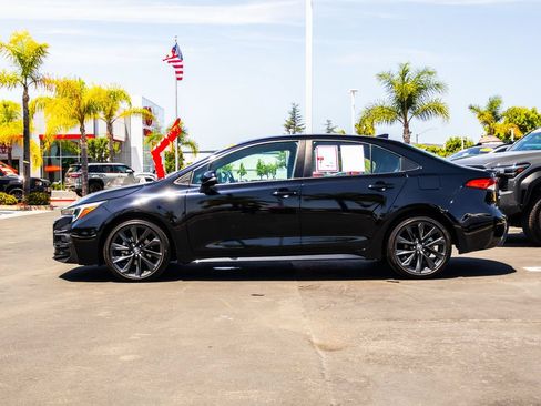 Used 2024 Toyota Corolla SE FWD image 4