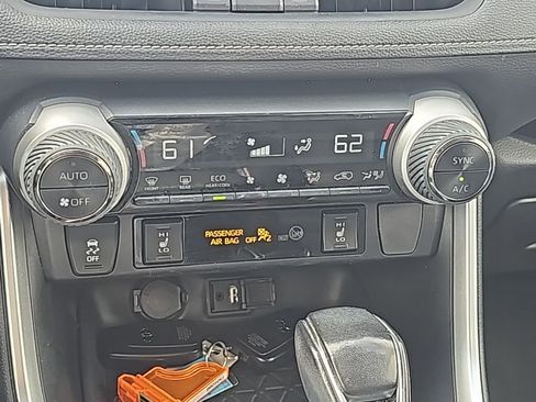 Used 2019 Toyota RAV4 XLE Premium w/ Cold Weather Package image 7