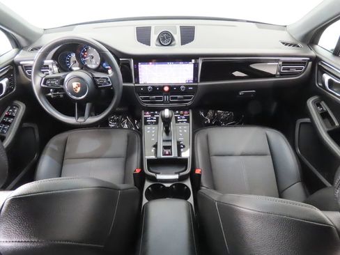 Certified 2026 Porsche Macan AWD/4WD image 15