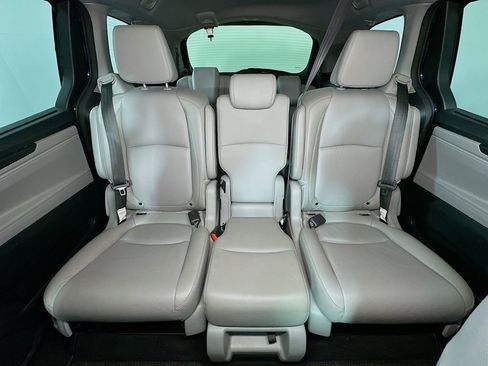 Used 2023 Honda Odyssey Touring image 13