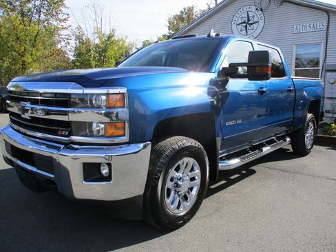 Used 2019 Chevrolet Silverado 2500 LT w/ All Star Edition image 2