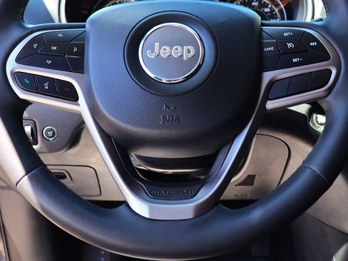 Used 2021 Jeep Cherokee Latitude Lux w/ Comfort/Convenience Group AWD/4WD image 60