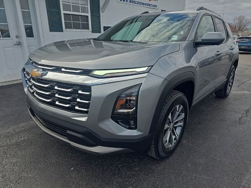 Used 2025 Chevrolet Equinox LT w/ Convenience Package II image 3