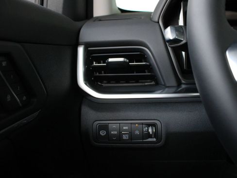 New 2027 GMC Terrain Denali w/ LPO, Floor Liner Package AWD/4WD image 32
