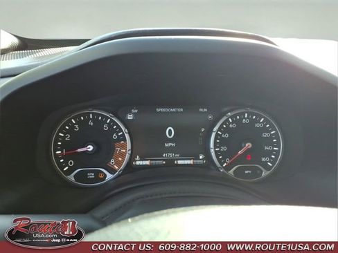 Used 2023 Jeep Renegade Trailhawk AWD/4WD image 32