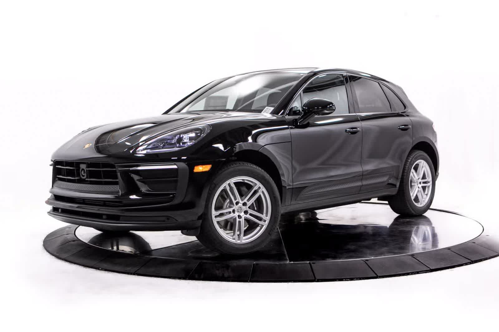 Certified 2026 Porsche Macan AWD/4WD image 1