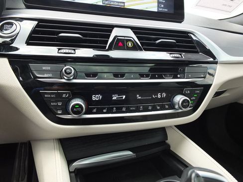 Used 2023 BMW 540i w/ M Sport Package RWD image 30