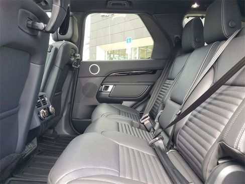 New 2025 Land Rover Discovery S image 16