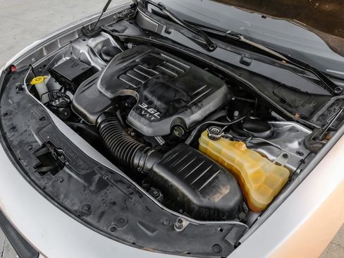 Used 2018 Dodge Charger SXT image 58