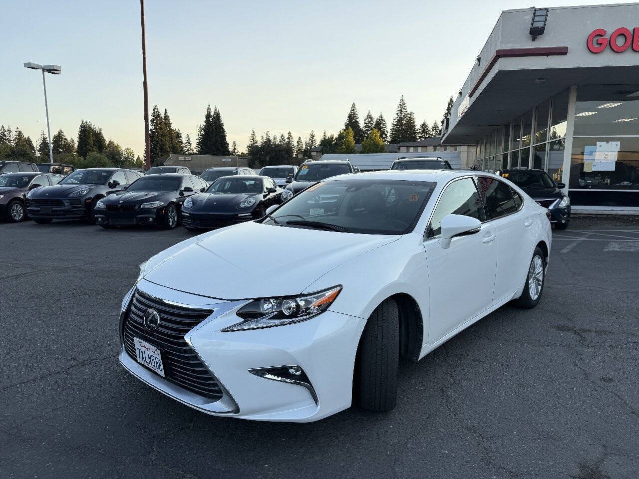 Used 2017 Lexus ES 350 FWD image 3