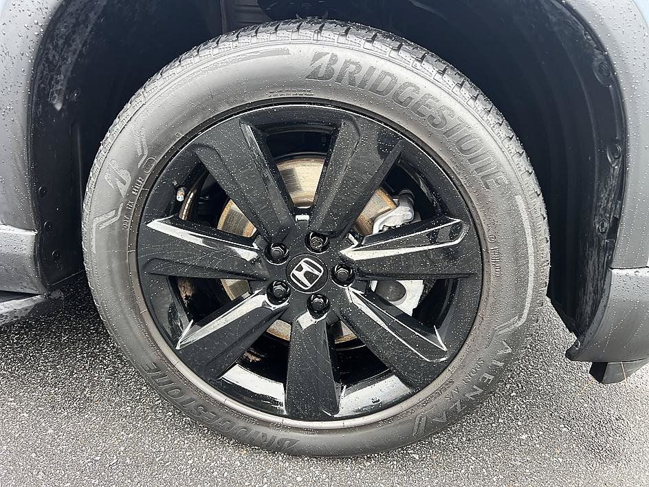 Used 2025 Honda Pilot Black Edition image 12