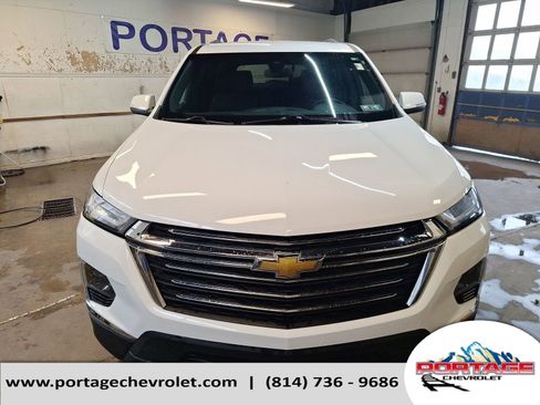 Used 2023 Chevrolet Traverse LT w/ LPO, Floor Liner Package image 9