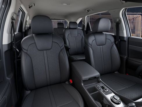 Used 2023 Kia Sorento EX AWD/4WD image 17