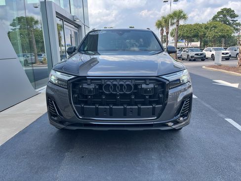 Used 2025 Audi Q7 2.0T Premium w/ Convenience Plus Package AWD/4WD image 2