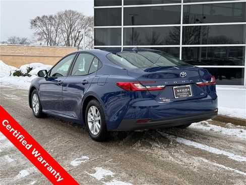 Used 2025 Toyota Camry LE image 5