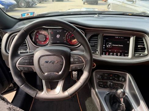 Used 2015 Dodge Challenger SRT Hellcat image 16