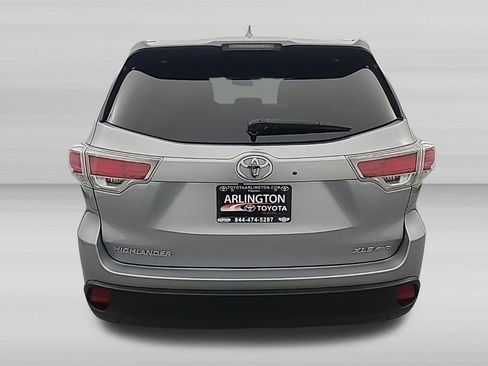Used 2016 Toyota Highlander XLE AWD/4WD image 4