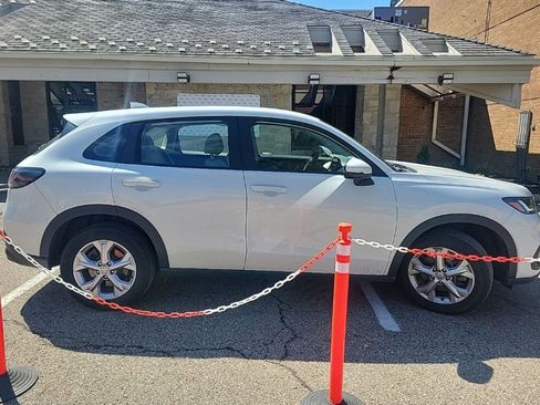 Used 2023 Honda HR-V LX image 6