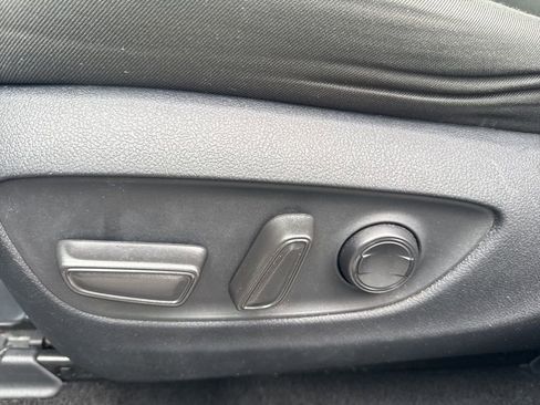 Used 2025 Toyota RAV4 XLE image 43