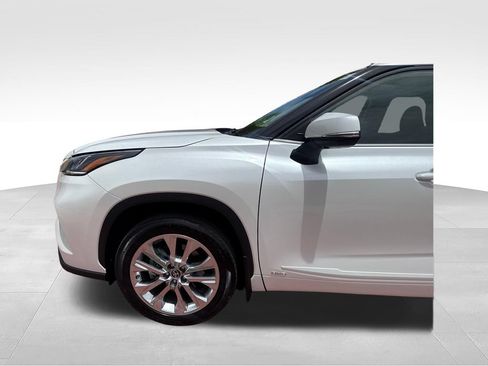 Used 2023 Toyota Highlander Limited AWD/4WD image 36