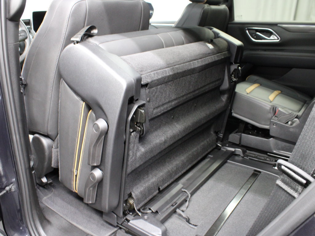Used 2024 GMC Yukon AT4 w/ Technology Package AWD/4WD image 73