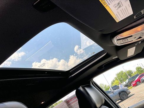 Used 2018 Jeep Grand Cherokee Limited AWD/4WD image 21