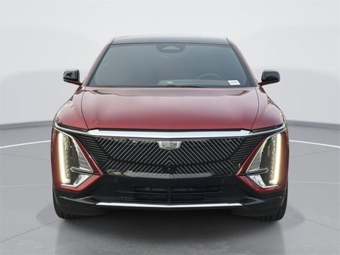 Certified 2024 Cadillac Lyriq Luxury image 2