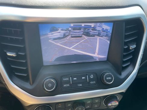 Used 2018 GMC Acadia SLT FWD image 17