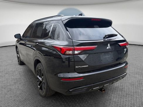 Used 2024 Mitsubishi Outlander SE Black Edition image 6