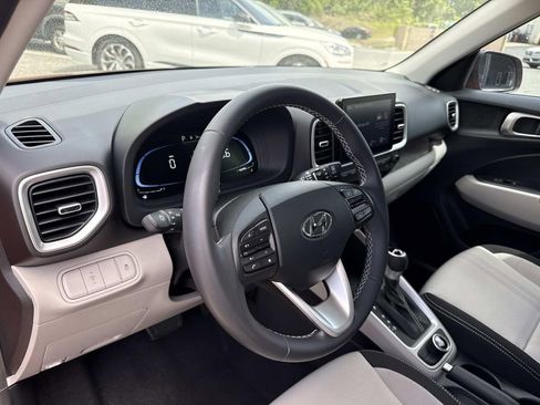 Used 2024 Hyundai Venue SEL FWD image 33
