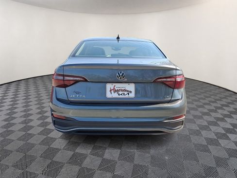 Used 2024 Volkswagen Jetta SE FWD image 5