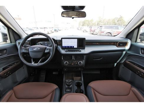 Used 2024 Ford Maverick Lariat FWD image 12