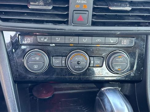 Used 2020 Volkswagen Jetta SEL image 30