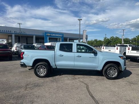 Used 2025 Chevrolet Colorado LT w/ Advanced Trailering Package AWD/4WD image 2