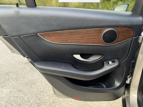 Used 2022 Mercedes-Benz GLC 300 4MATIC image 13