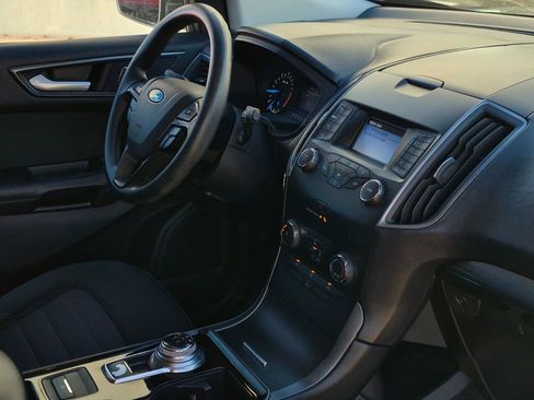 Used 2019 Ford Edge SE image 22
