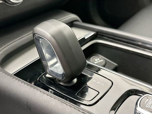 Certified 2024 Volvo XC90 B5 Core image 17