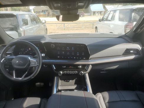 Used 2025 Chevrolet Tahoe RST w/ RST Performance Edition image 9