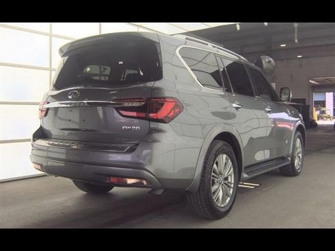 Used 2019 INFINITI QX80 Luxe w/ All-Season Package RWD image 3