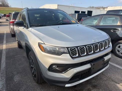 Used 2025 Jeep Compass Limited AWD/4WD image 1