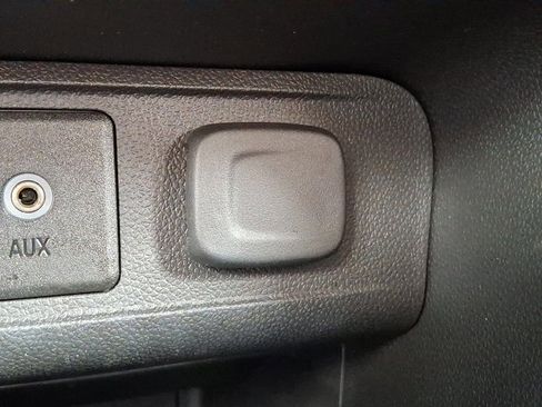 Used 2021 Buick Encore GX Select image 25