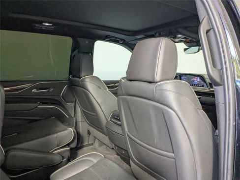 Used 2023 Cadillac Escalade ESV Premium Luxury image 28