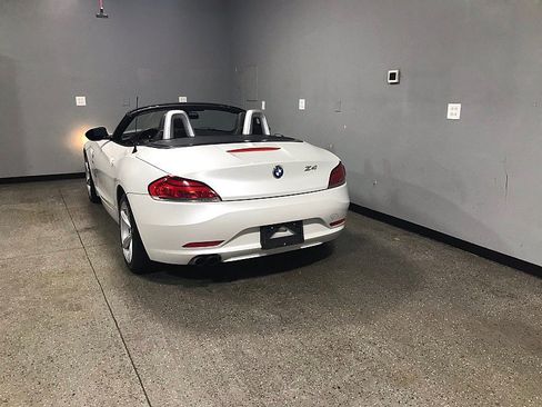 Used 2012 BMW Z4 sDrive28i image 12