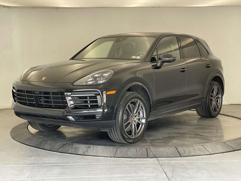 Certified 2023 Porsche Cayenne S Platinum AWD/4WD image 1