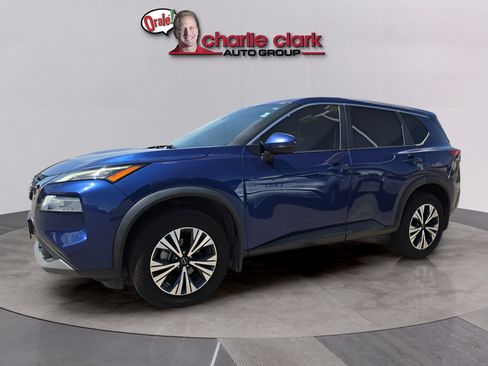 Used 2023 Nissan Rogue SV FWD image 2