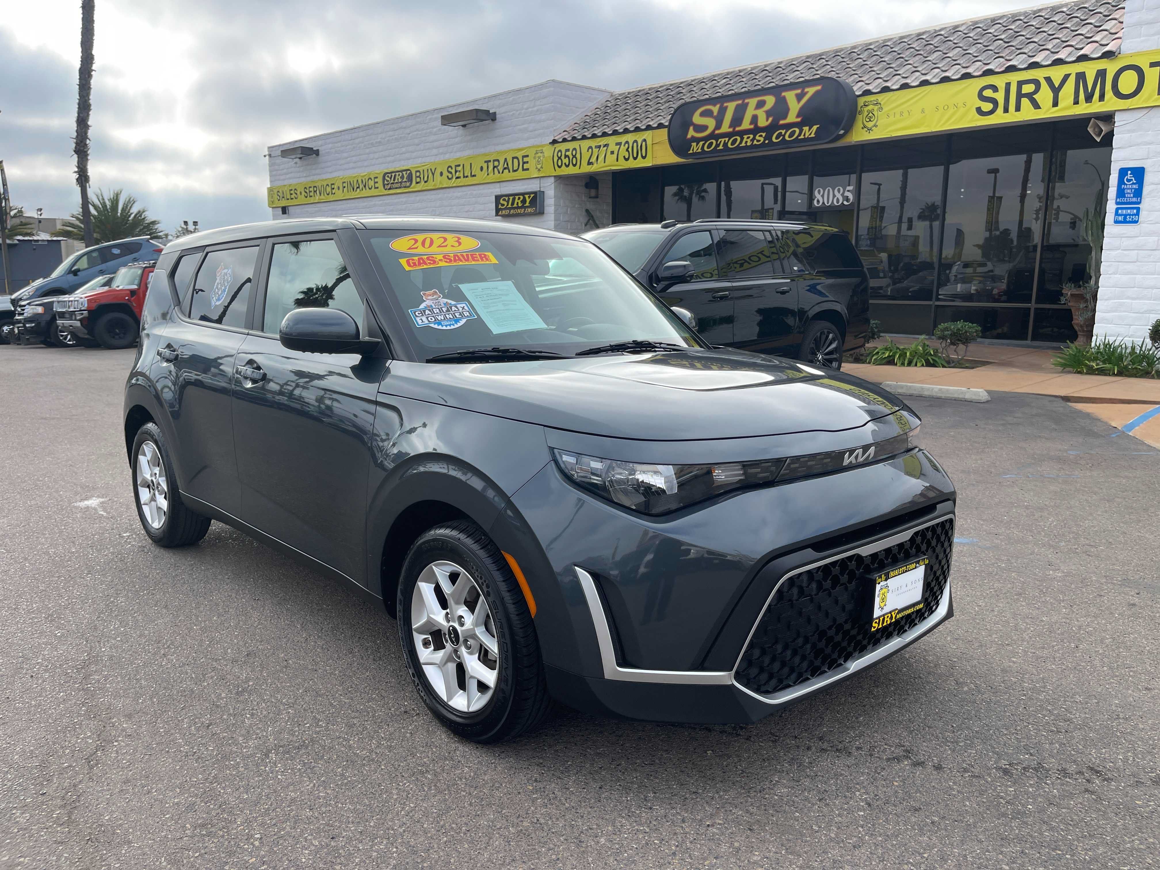 Used 2023 Kia Soul LX w/ LX Technology Package FWD image 1