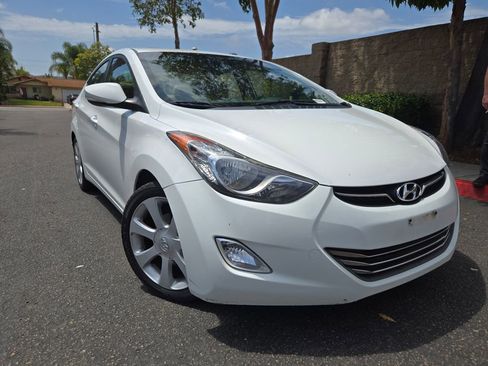 Used 2013 Hyundai Elantra Limited FWD image 2