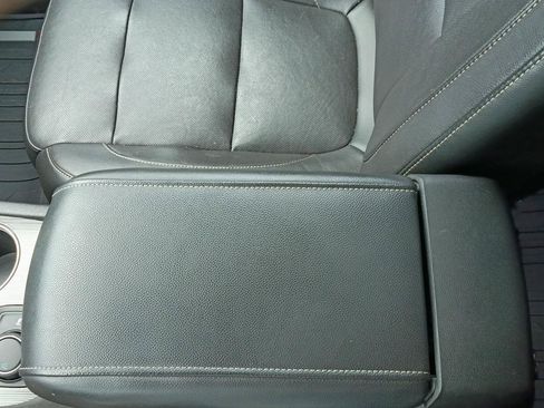Used 2019 GMC Acadia SLT FWD image 8
