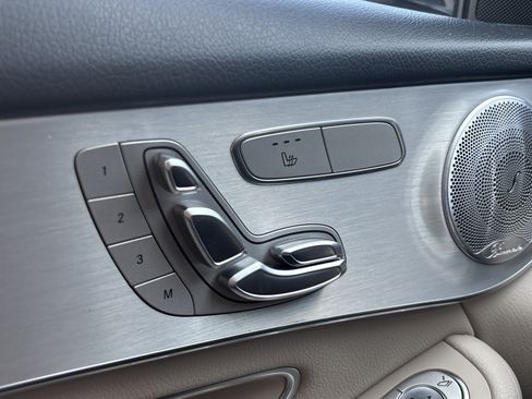 Used 2019 Mercedes-Benz GLC 300 4MATIC image 30